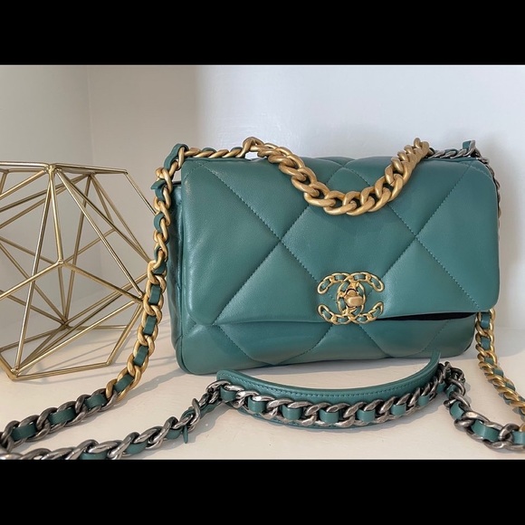 21A Chanel 19A Flap small New color! - Picture 4 of 5